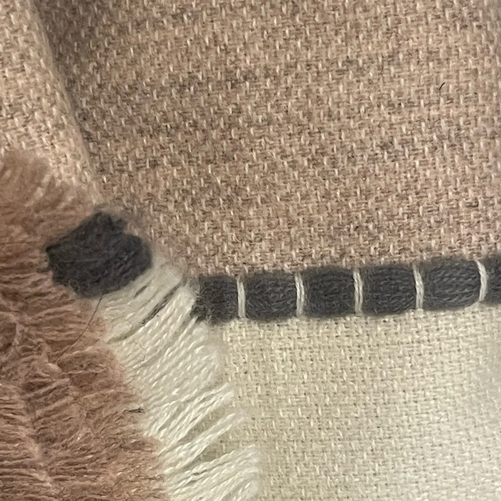 Wool Blend Oversized Scarf/Shawl/Wrap Pale Pink, Ivory NWT (Sz: 78 x 27”)